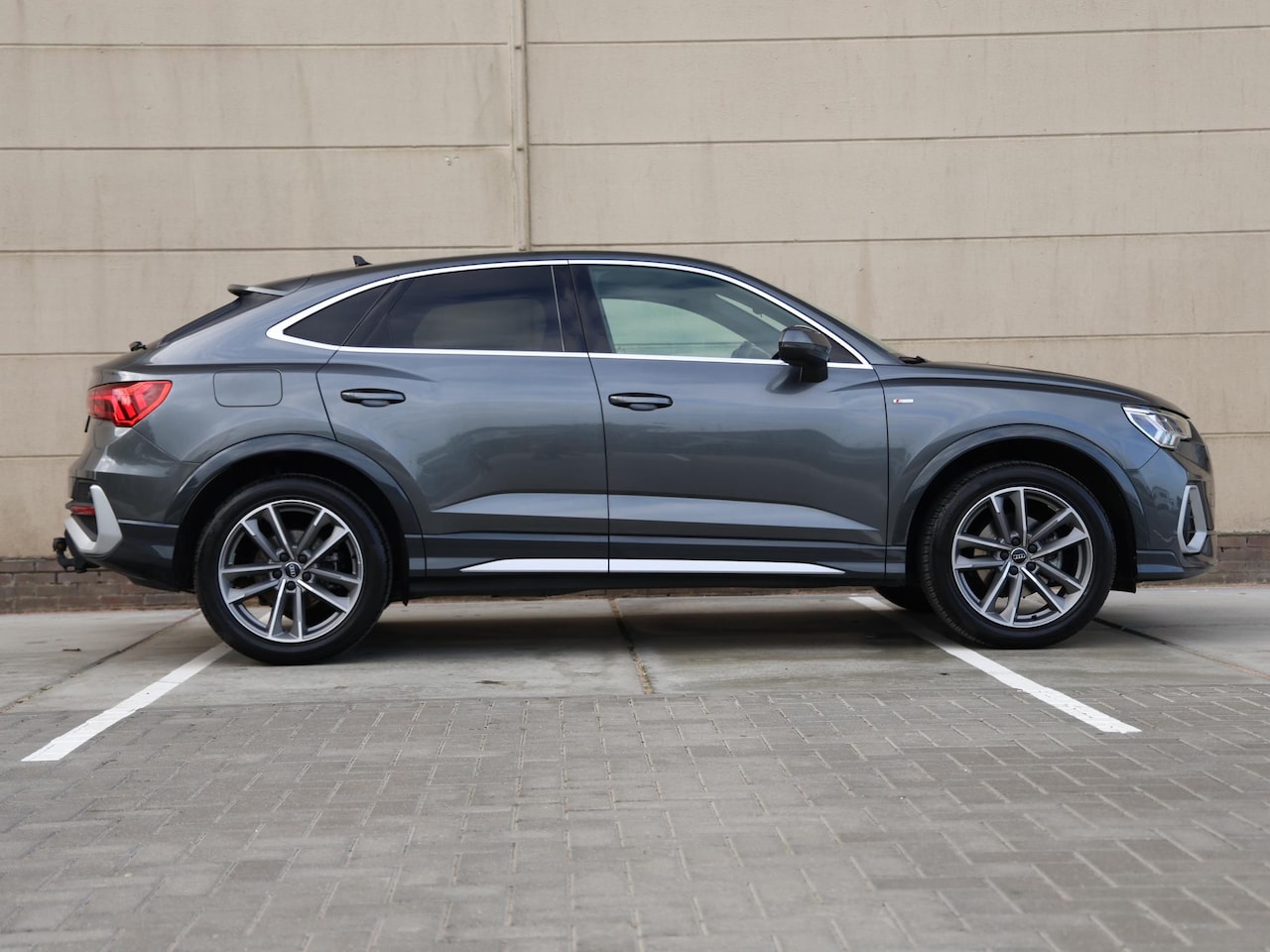 Audi Q3 Sportback - 35 TFSI Pro Line S | Leder | Trekhaak | Apple Carplay/Android Auto | Achteruitrijcamera | - AutoWereld.nl