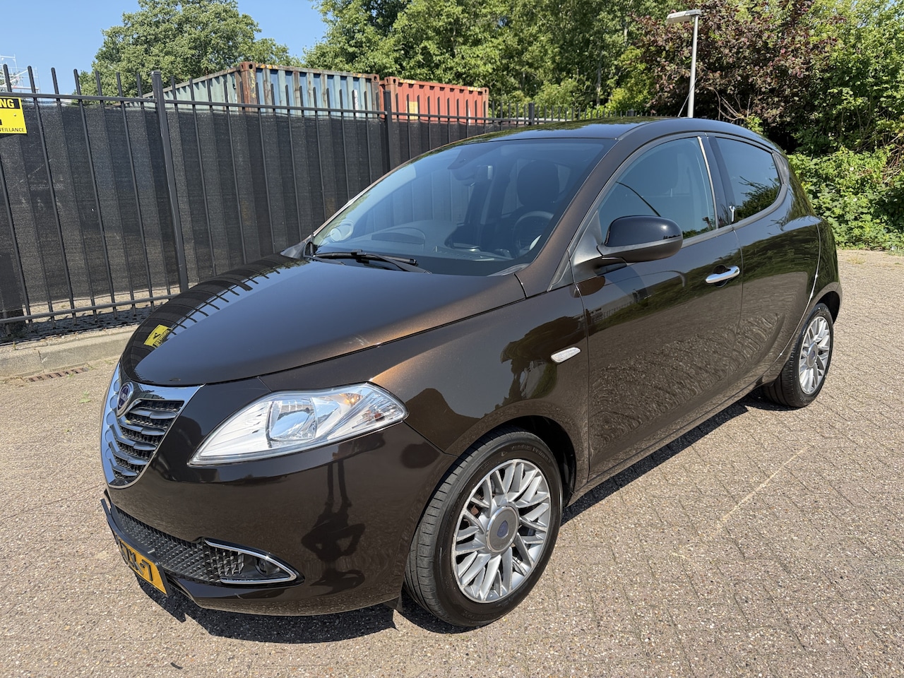 Lancia Y(psilon) - Ypsilon 0.9 TwinAir Platinum Airco/Cruise/PDC/CV/LMV - AutoWereld.nl