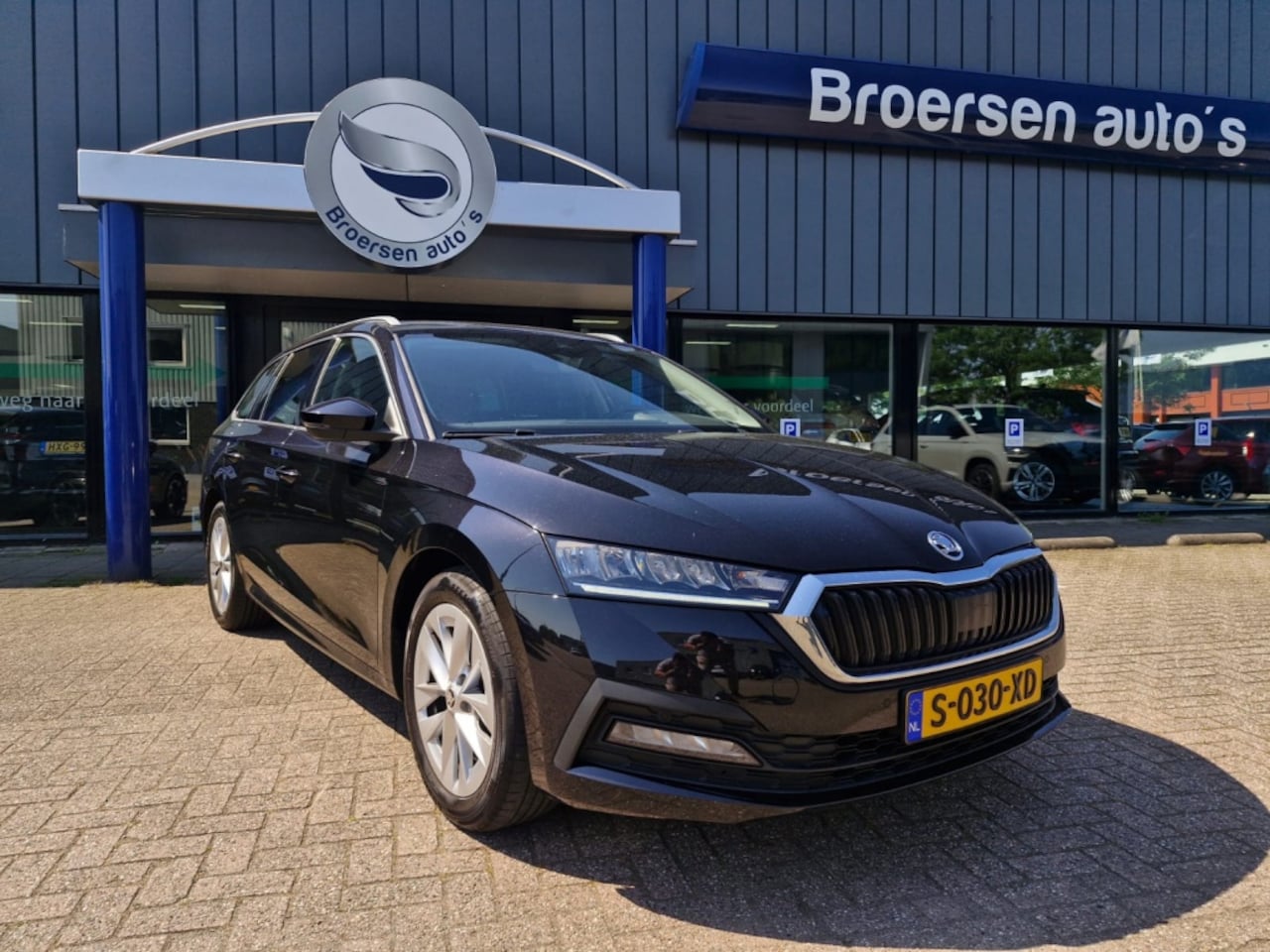 Skoda Octavia Combi - 1.0 TSI Business Edition | Navigatie | Adaptieve Cruise Control - AutoWereld.nl