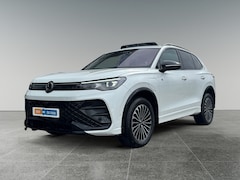 Volkswagen Tiguan - 1.5 272pk eHybrid R-Line Edition R-Line | Trekhaak | Head-Up Display