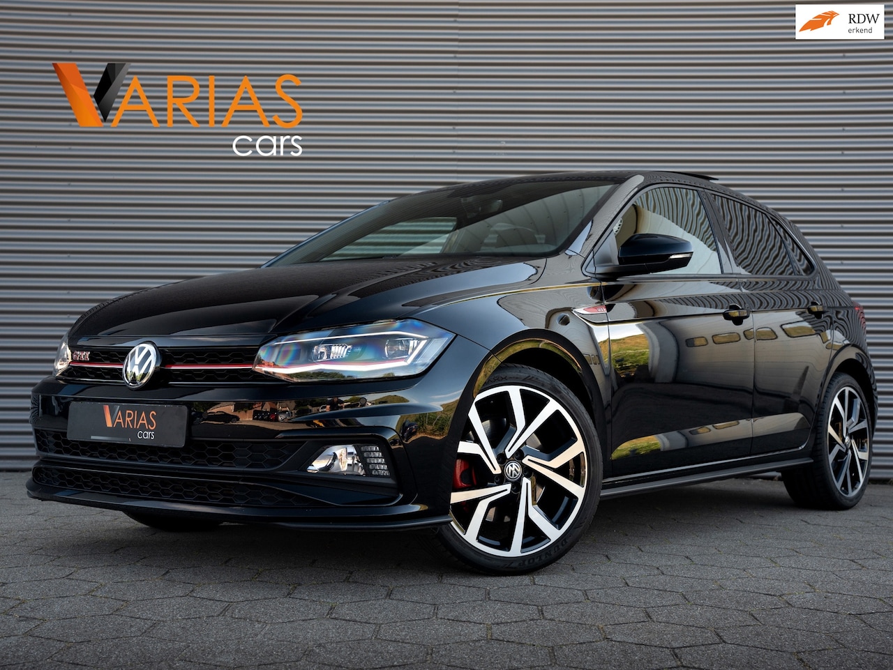 Volkswagen Polo - 2.0 TSI GTI Pano Camera Keyless Navi Virtual - AutoWereld.nl