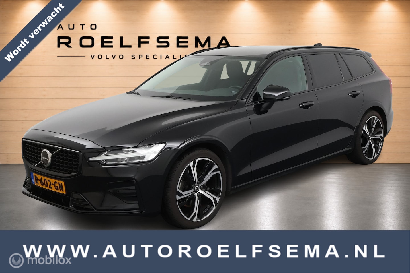 Volvo V60 - 2.0 B3 Plus Dark | Adaptive Cruise | BLISS | Verwarmbaar stuurwiel | Verwarmbare voorstoel - AutoWereld.nl