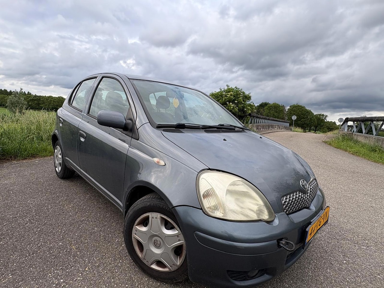 Toyota Yaris - 1.3 VVT-i S-Line/ facelift model/ 5 doors - AutoWereld.nl