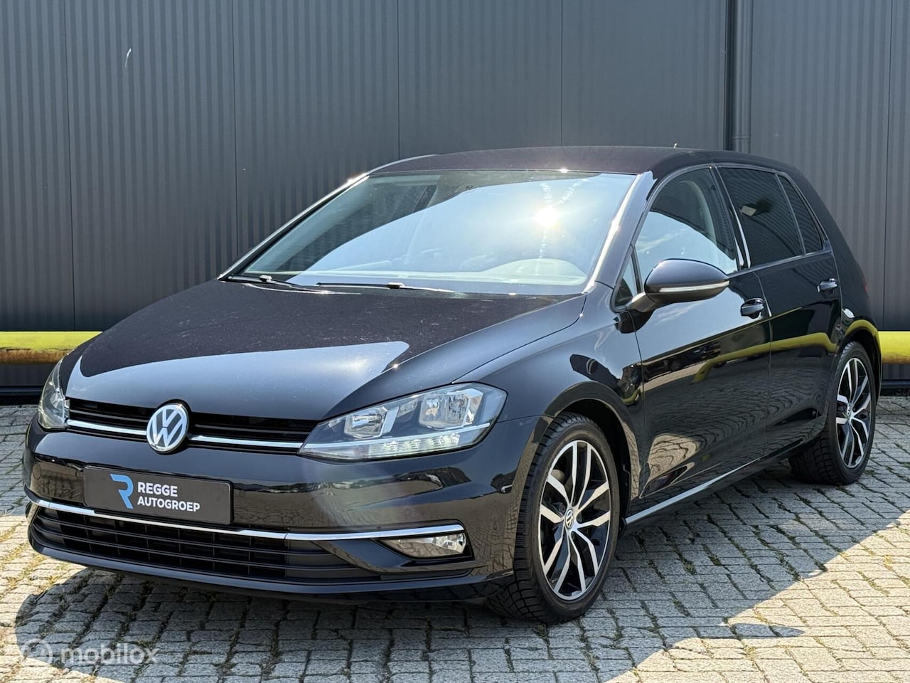 Volkswagen Golf - 1.5 TSI Highline AUTOMAAT | ACC | CAMERA - AutoWereld.nl