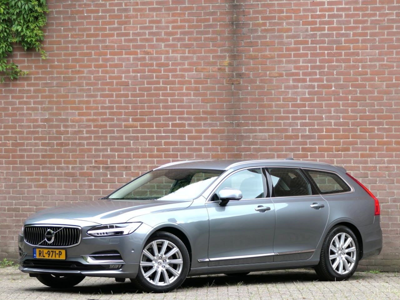 Volvo V90 - T5 Inscription 12MND garantie / Trekhaak / Massage stoelen / Cam - AutoWereld.nl
