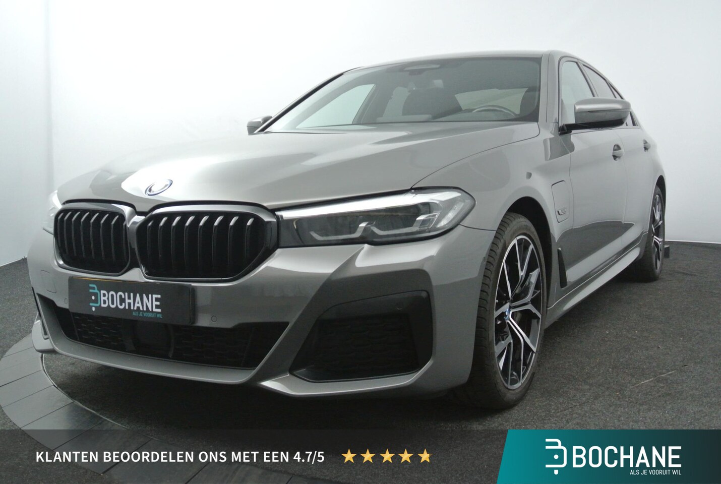 BMW 5-serie - 545e xDrive M-Sport | Shadow Line | Parking Pack | Sfeerverlichting | Stoel & Stuur Verwar - AutoWereld.nl