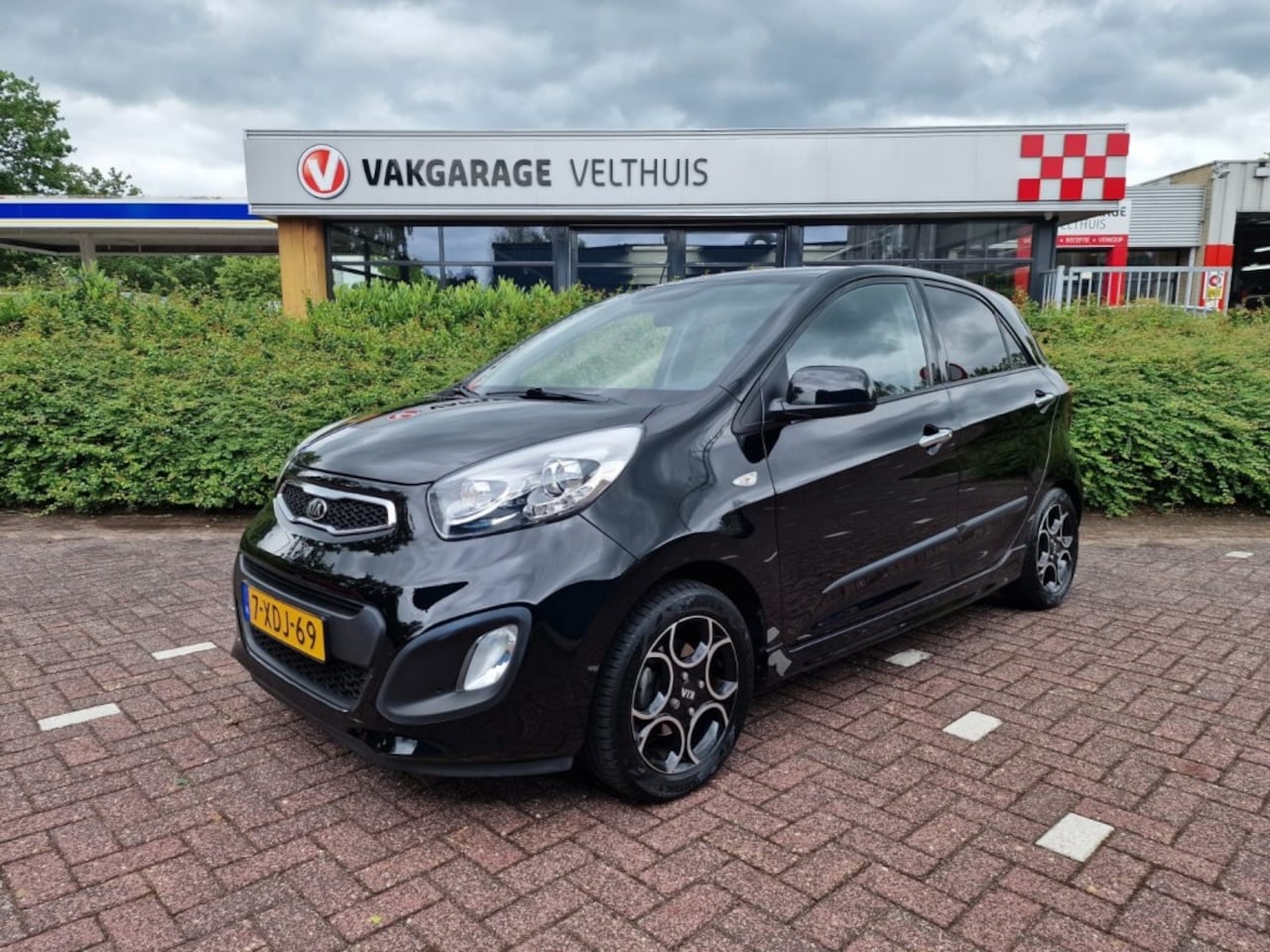 Kia Picanto - 1.0 CVVT World Cup Ed. 1.0 CVVT WORLD CUP ED - AutoWereld.nl