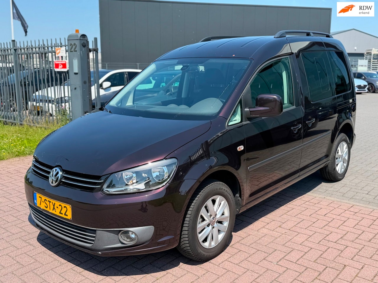 Volkswagen Caddy - 1.6 TDI Comfortline DSG Life 5 Persoons 2011 - AutoWereld.nl