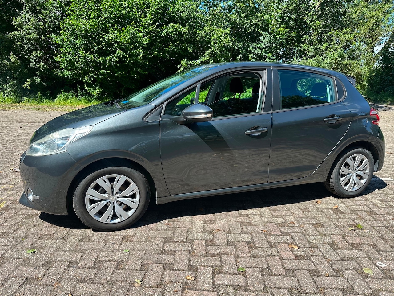 Peugeot 208 - 1.2 VTi Access AIRCO NW APK N.A.P - AutoWereld.nl
