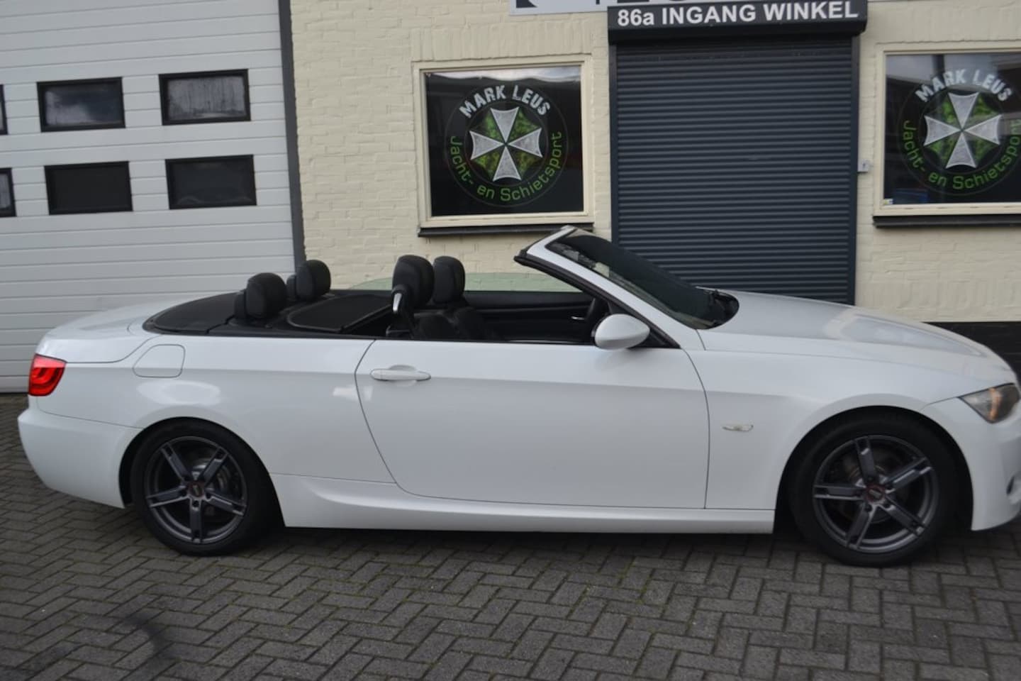 BMW 3-serie Cabrio - 320i Cario M Shadowline uitgevoerd - AutoWereld.nl