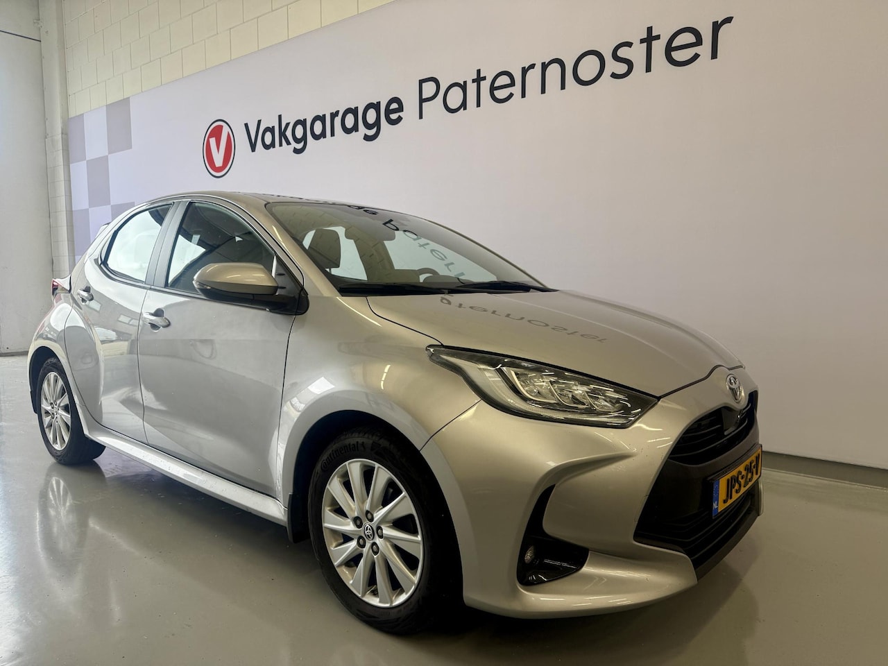 Toyota Yaris - 1.5 VVT-i Carplay / Stuur & Stoelverwarming / LMV - AutoWereld.nl