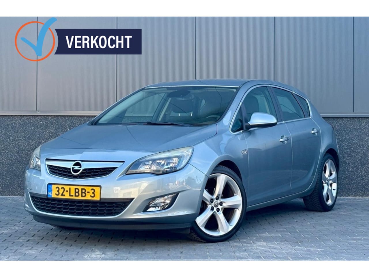 Opel Astra - 1.6 Sport 19 inch | 5-deurs | NAP - AutoWereld.nl