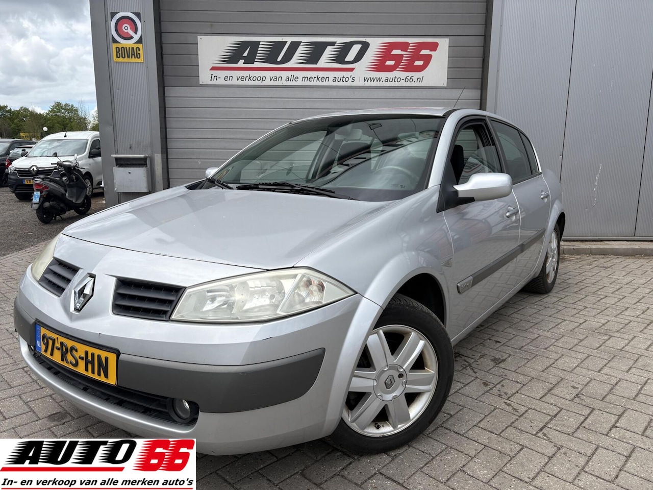 Renault Mégane - 1.6-16V Privilège Luxe APK tot 07-2027 - AutoWereld.nl