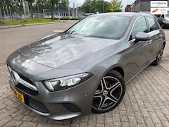 Mercedes-Benz A-klasse - 180 Premium Plus 18 INCH-AMG NAVI CARPLAY LEDER