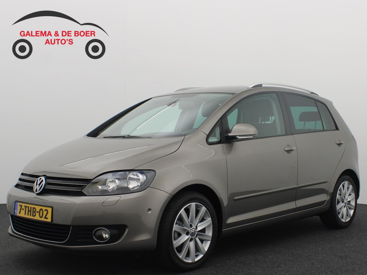 Volkswagen Golf Plus - 1.4 TSI Highline AUTOMAAT / CAMERA / STOELVERW. / CLIMA / ALCANTARA / TREKHAAK / NAVI - AutoWereld.nl