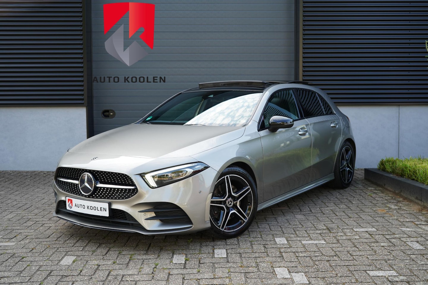 Mercedes-Benz A-klasse - 220 AMG / Pano/Ambilight/Camera/Keyless - AutoWereld.nl