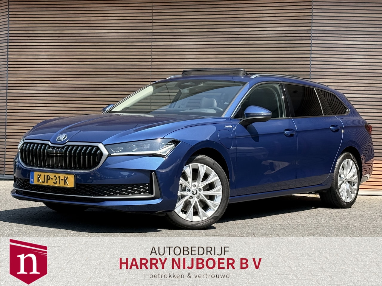 Skoda Superb - 1.5 TSI PHEV Laurin & Klement Panodak / Leder / led Matrix / HUD / Canton enz enz - AutoWereld.nl