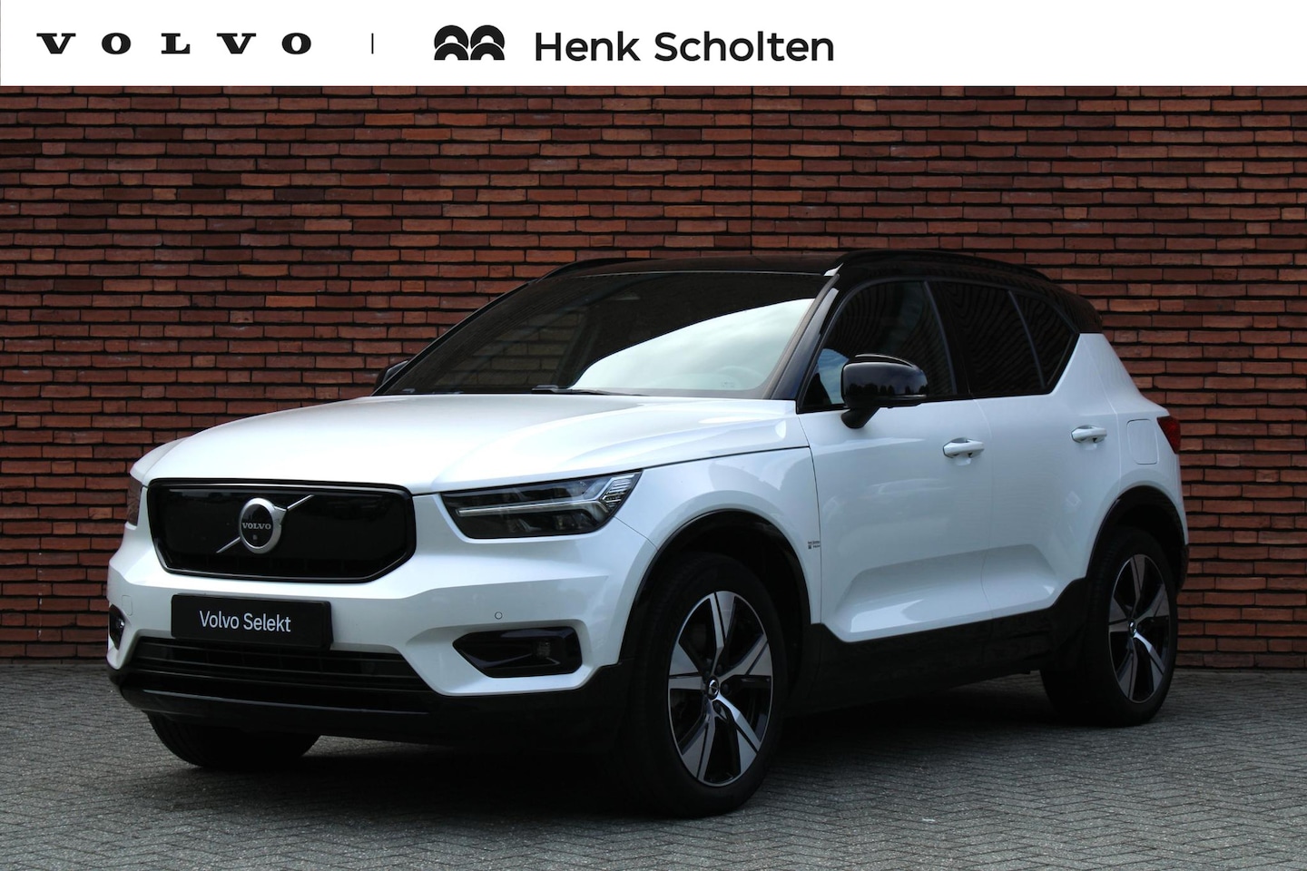 Volvo XC40 - Recharge P8 AWD R-Design | Trekhaak | 360 Graden Camera | Panoramadak | Harman Kardon | Ve - AutoWereld.nl