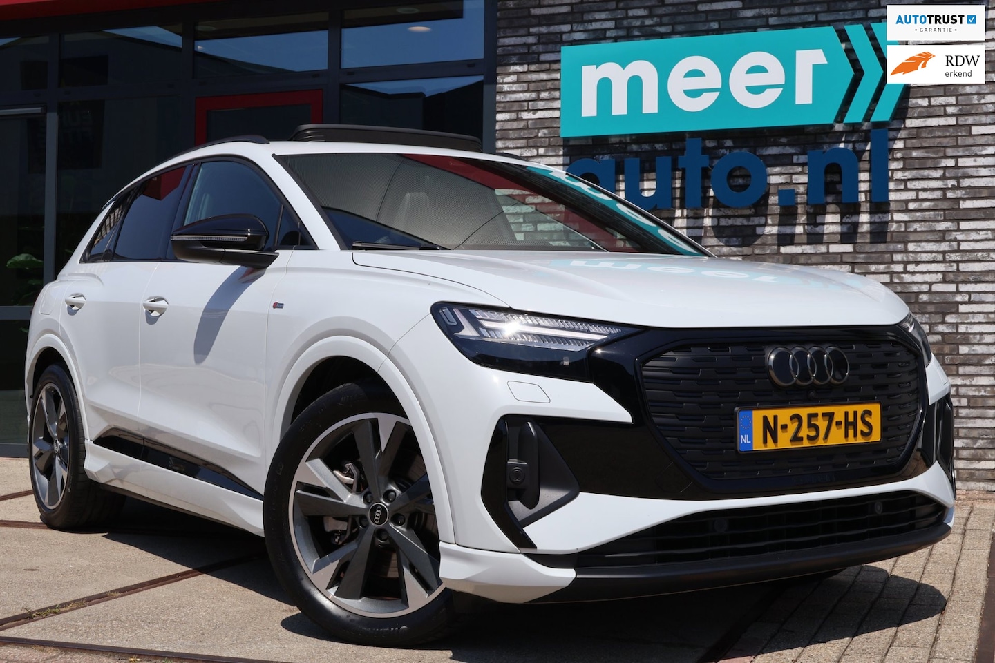 Audi Q4 e-tron - 40 S-LINE Competition 77 kWh VOL! PANO l SONOS l MATRIX l SFEER l KEYLESS l TREKHAAK l ADA - AutoWereld.nl