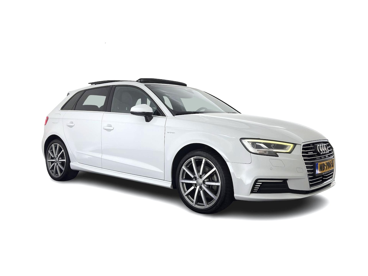 Audi A3 Sportback - 1.4 e-tron Lease Edition *AUT | PANO | LEATHER-FABRIC | HEATED-SPORTSEATS | FULL-LED | KEY - AutoWereld.nl