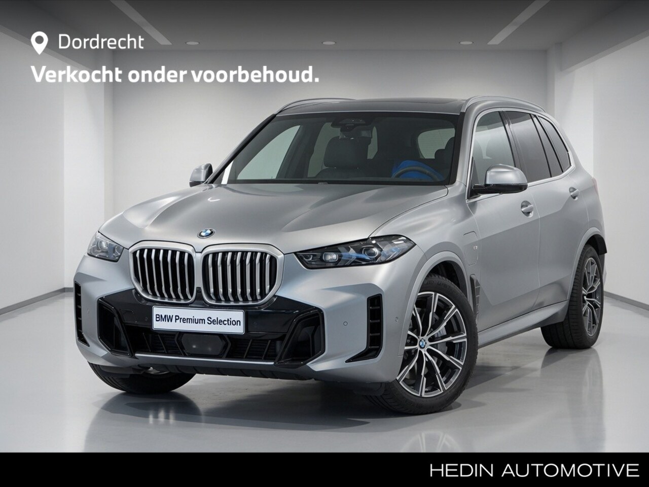 BMW X5 - xDrive50e M-Sport Individual | Frozen Pure Grey | Autobahnassistent | Pano | Trekhaak | Co - AutoWereld.nl
