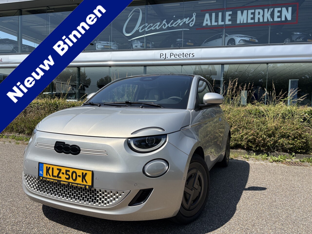 Fiat 500 - Giorgio Armani Edition 42 kWh Achteruitrijcamera - Airco - Apple carplay - Navigatie - Par - AutoWereld.nl