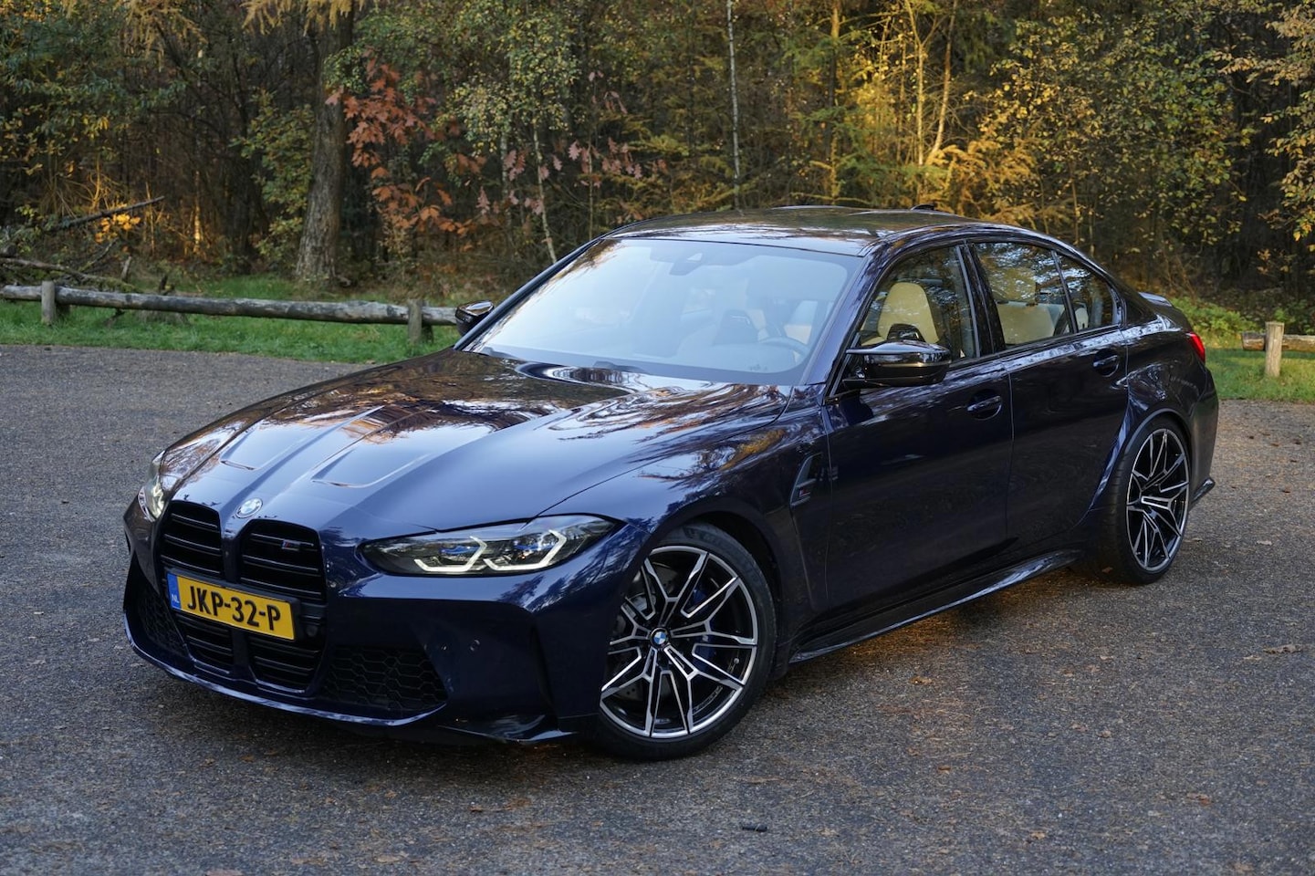 BMW M3 - 3-serie Competition | Tansanitblau II metallic | Carbon dak | Sport uitlaat | 1e Lak - AutoWereld.nl