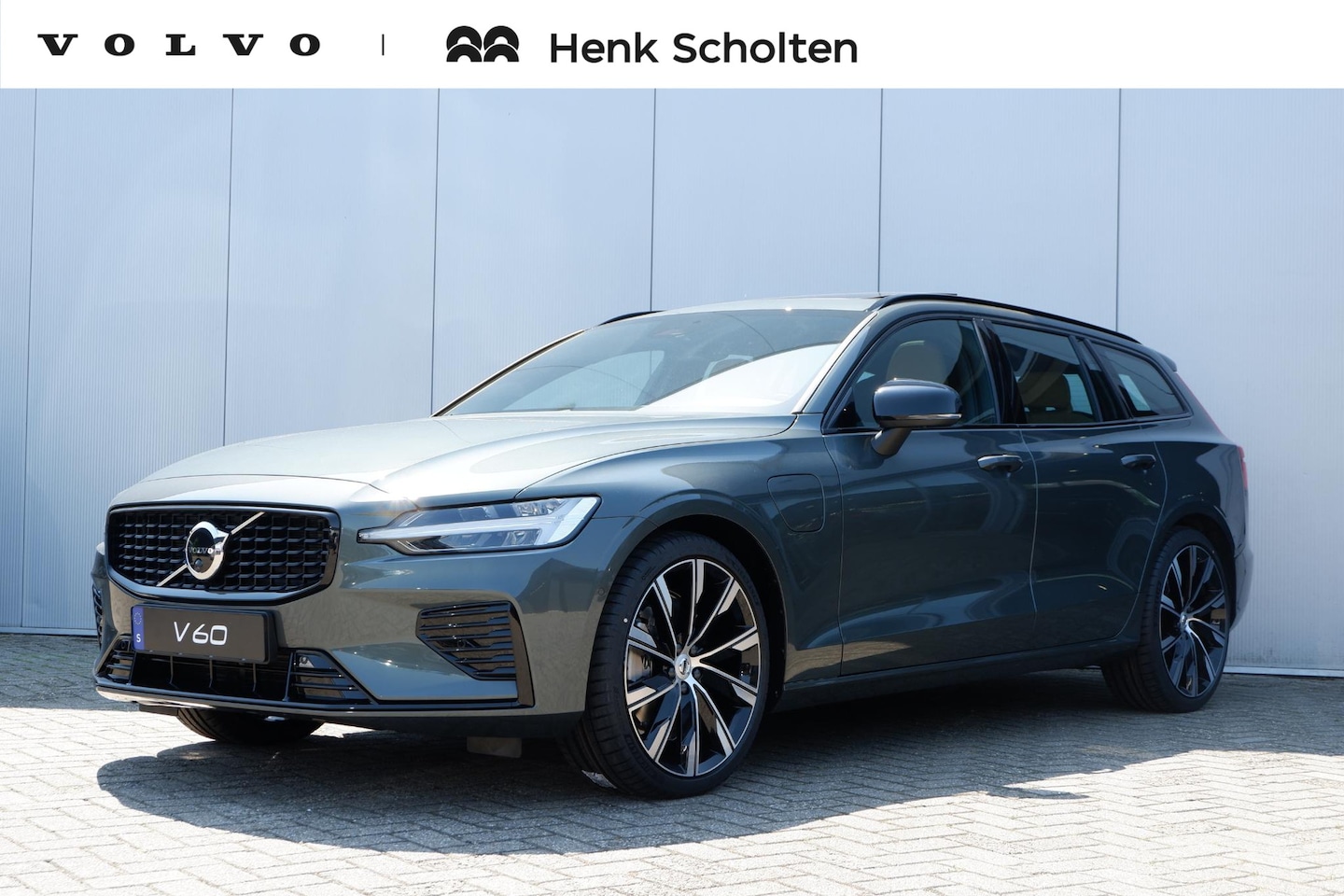 Volvo V60 - 2.0 T6 Plug-in hybrid AWD Plus Dark Nappa Leder met ventilatie | 20 inch Lichtmetalen velg - AutoWereld.nl