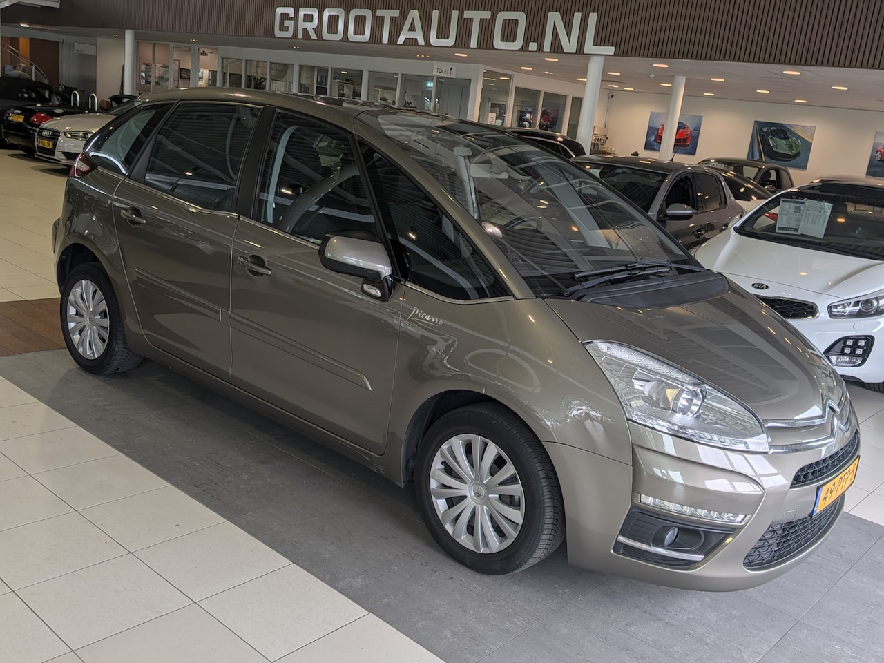 Citroën C4 Picasso - 1.6 THP Tendance EGS Automaat Airco, Cruise Control, Stuurbekrachtiging - AutoWereld.nl