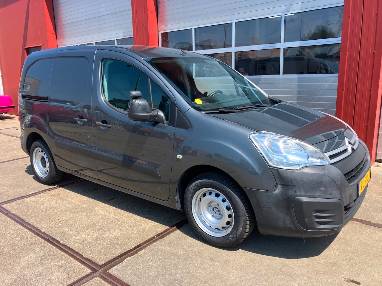 Citroën Berlingo - 1.6 BlueHDI 100 Club Economy S&S Automaat - AutoWereld.nl