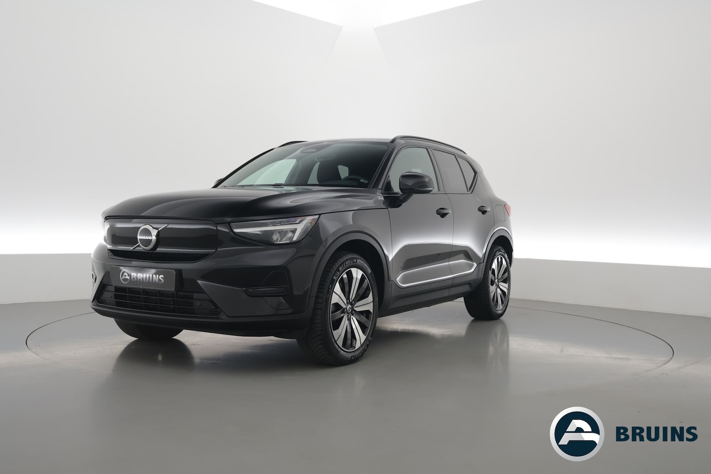 Volvo XC40 - Single Motor Plus 70 kWh | Prijs Rijklaar | Adap. Cruise | Dodehoek (Blis) |Stoel + stuurv - AutoWereld.nl