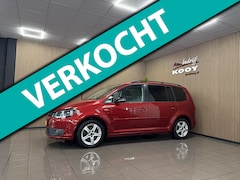 Volkswagen Touran - 1.2 TSI Highline BlueMotion * 7 Persoons / Panoramadak / Trekhaak / Navigatie
