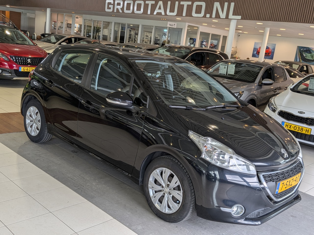 Peugeot 208 - 1.2 VTi Envy Dealer Onderhouden, Airco, Cruise Control, Stuurbekrachtiging - AutoWereld.nl