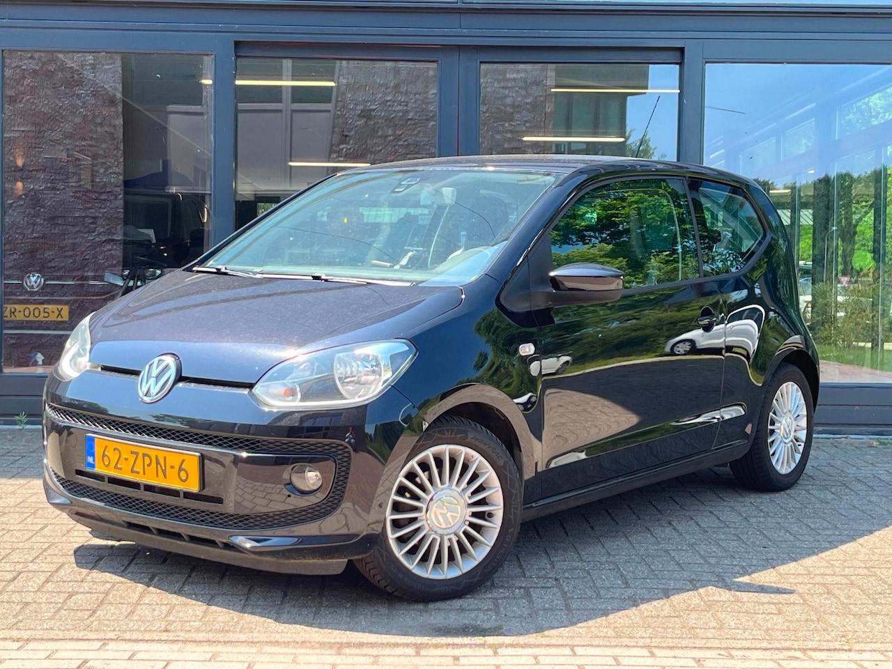 Volkswagen Up! - 1.0 high up! BlueMotion | Airco | Centrale vergrendeling | Lm velgen | - AutoWereld.nl
