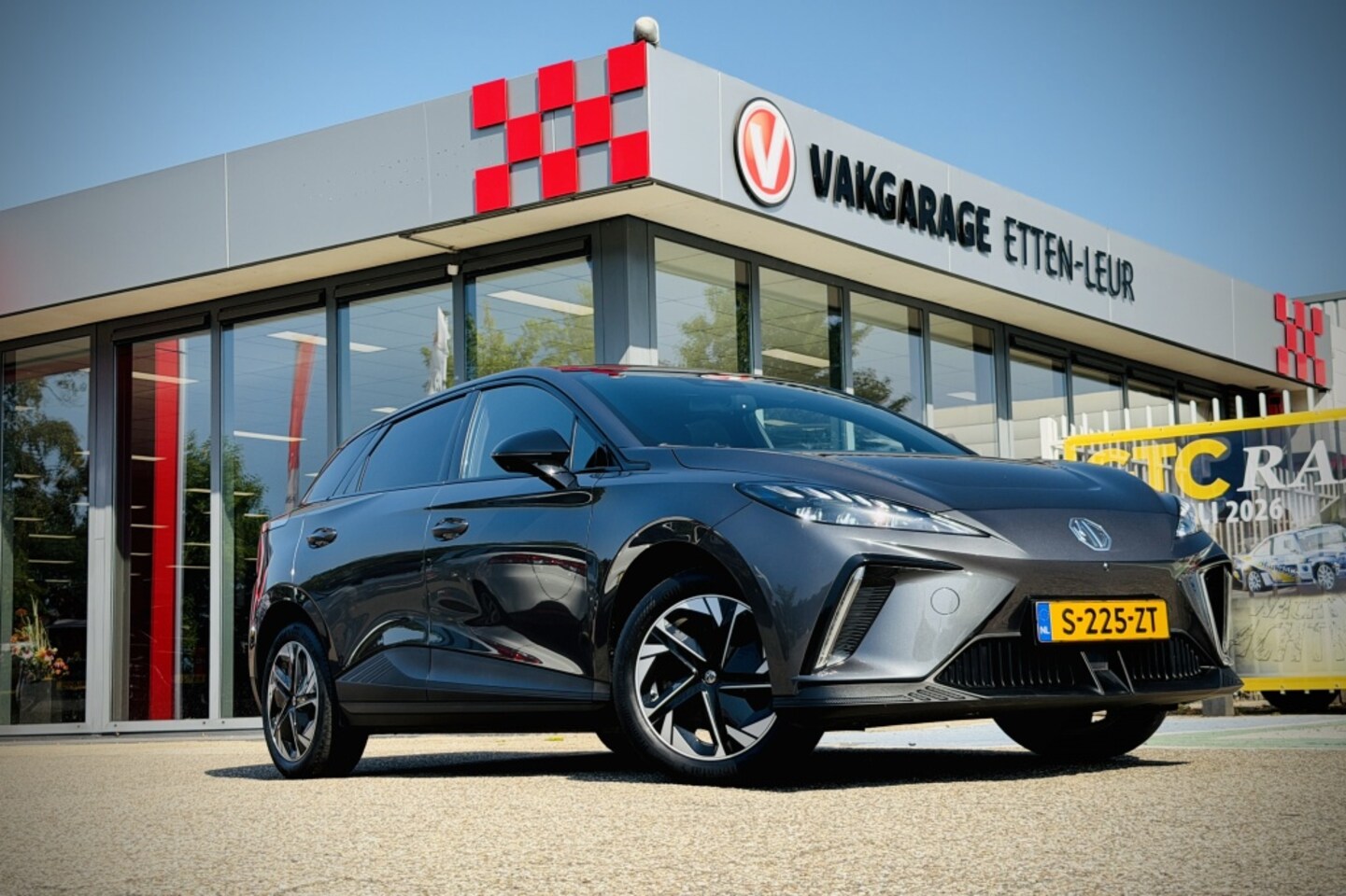 MG MG4 Electric - Long Range Luxury 64 kWh | STOEL - STUURVERWARMING | 360 CAMERA - AutoWereld.nl