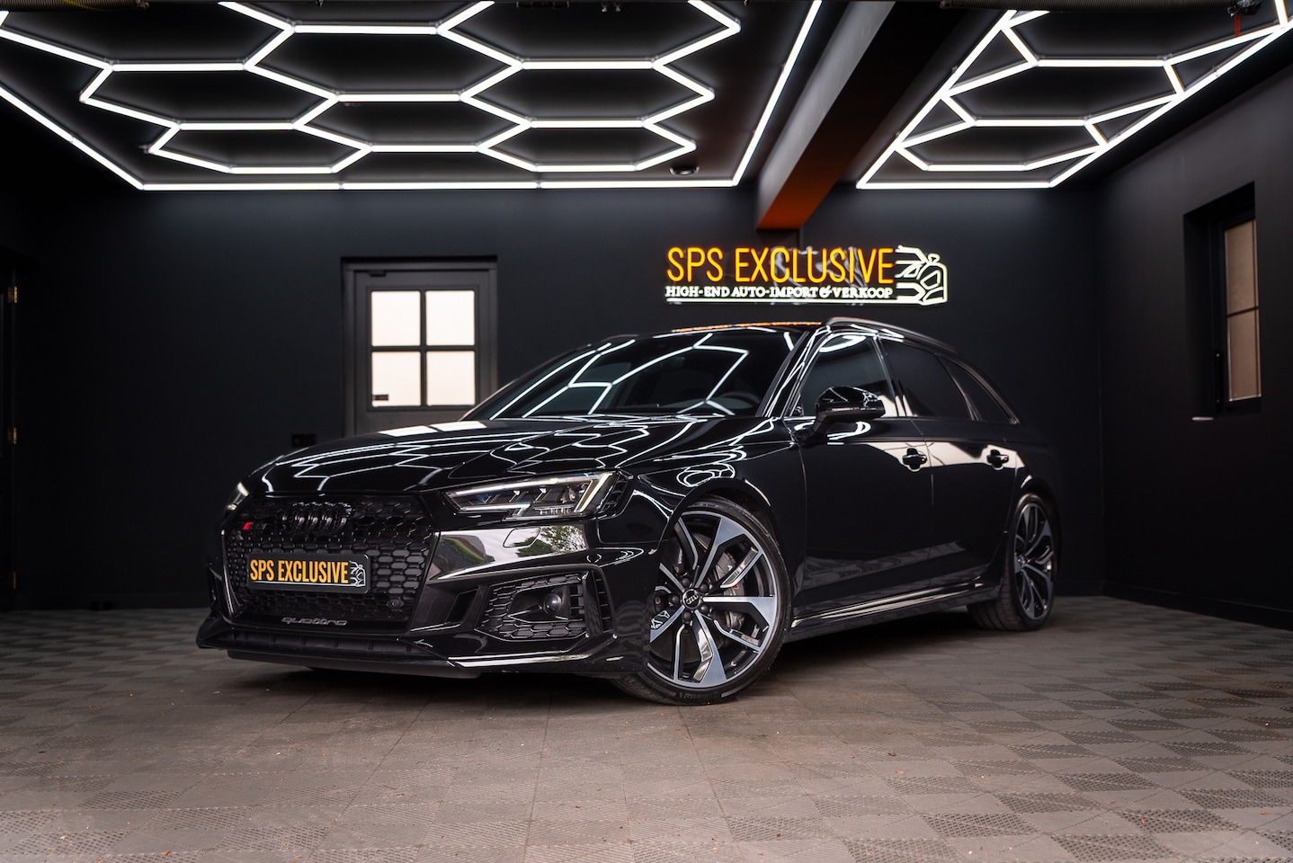 Audi A4 Avant - 2.9 TFSI RS 4 quattro / Keramisch / RS Dynamic / B&O / Matrix / Keyless / - AutoWereld.nl