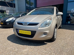 Hyundai i20 - 1.2i i-Drive uniek 20.000 km