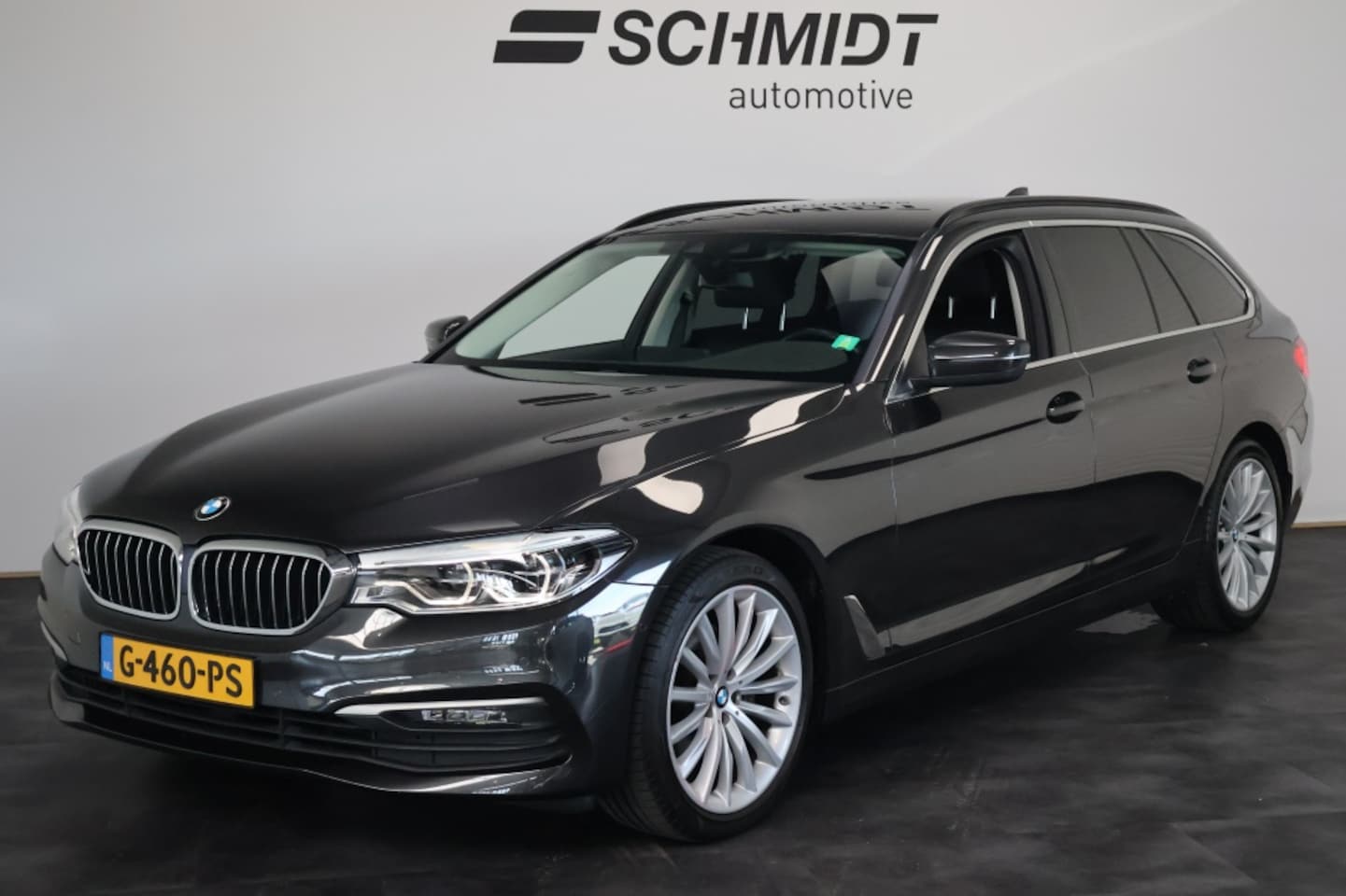 BMW 5-serie Touring - 520i High Executive 184pk | Carplay | LED | Leder | Memory - AutoWereld.nl