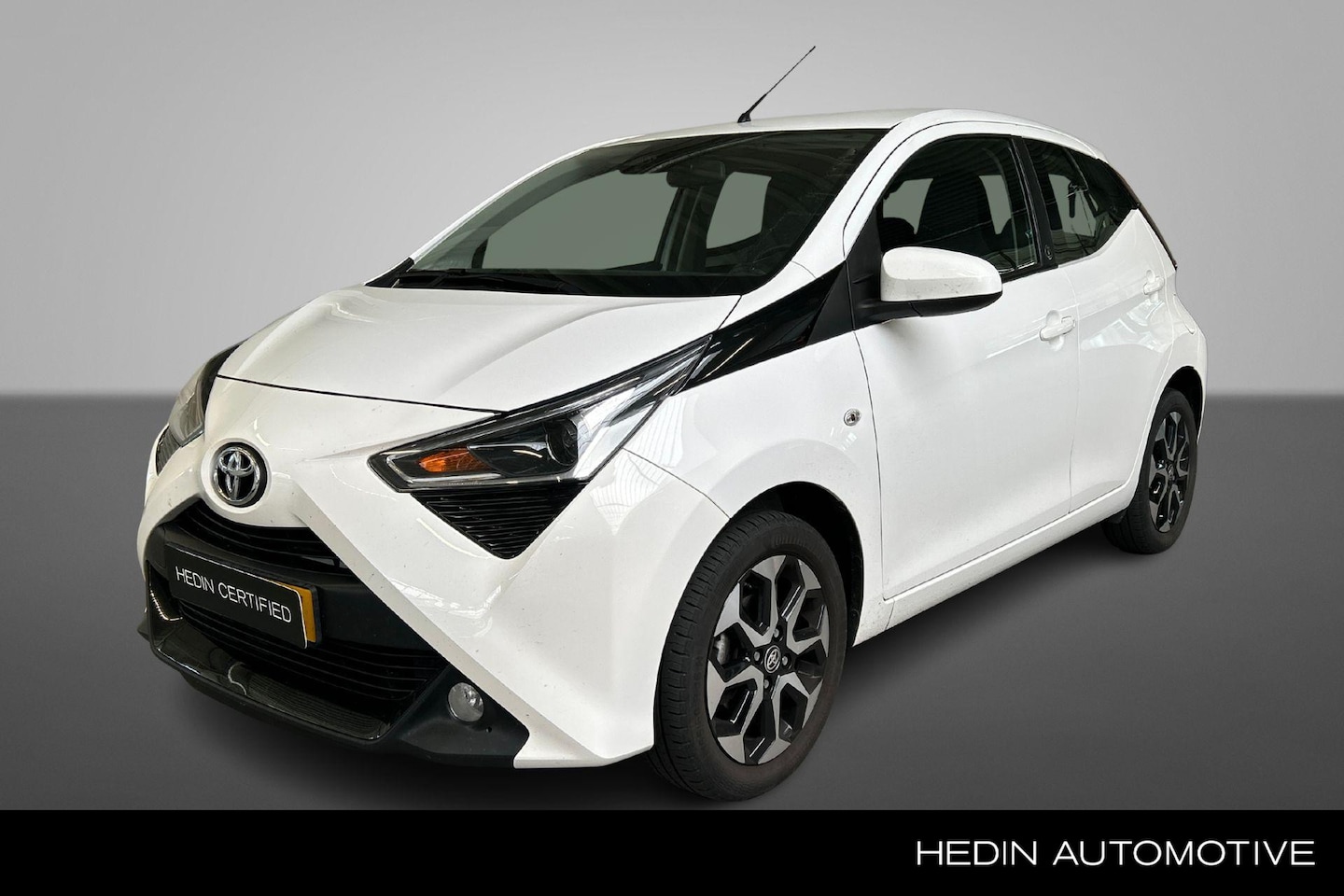Toyota Aygo - 1.0 VVT-i x-JBL Automaat | Safety- Pakket | - AutoWereld.nl