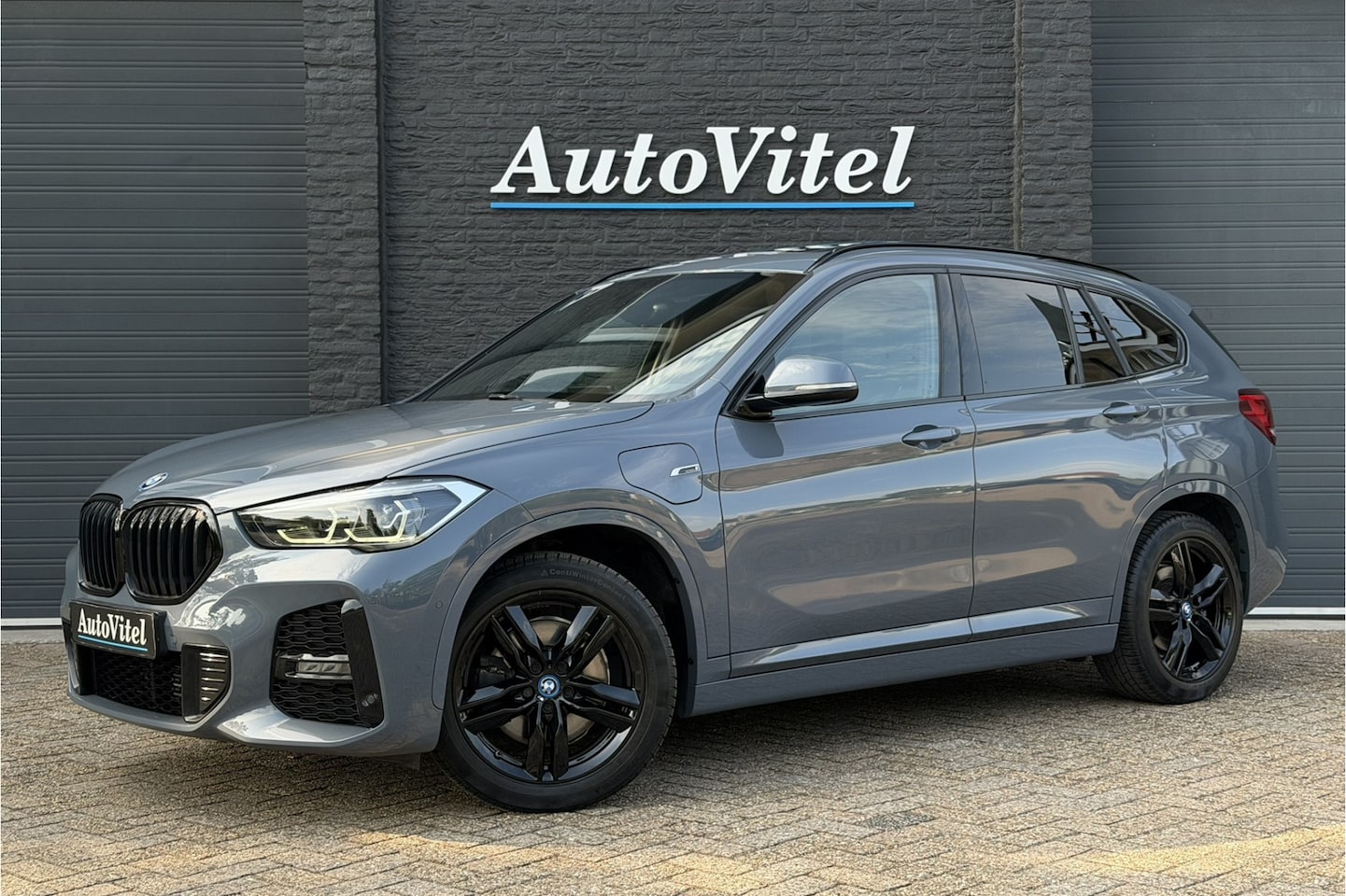 BMW X1 - xDrive25e M-Sport | Panodak | Head-Up | Comfort Access | Camera | Apple Carplay - AutoWereld.nl