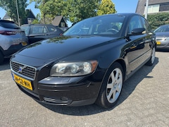 Volvo S40 - 2.4i Exclusive 170pk, Apk 23/2/27, Airco, Cruise