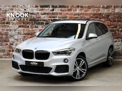BMW X1 - sDrive20i High Executive M Sport Pakket Automaat / Navigatiesysteem Plus / Panoramadak / T