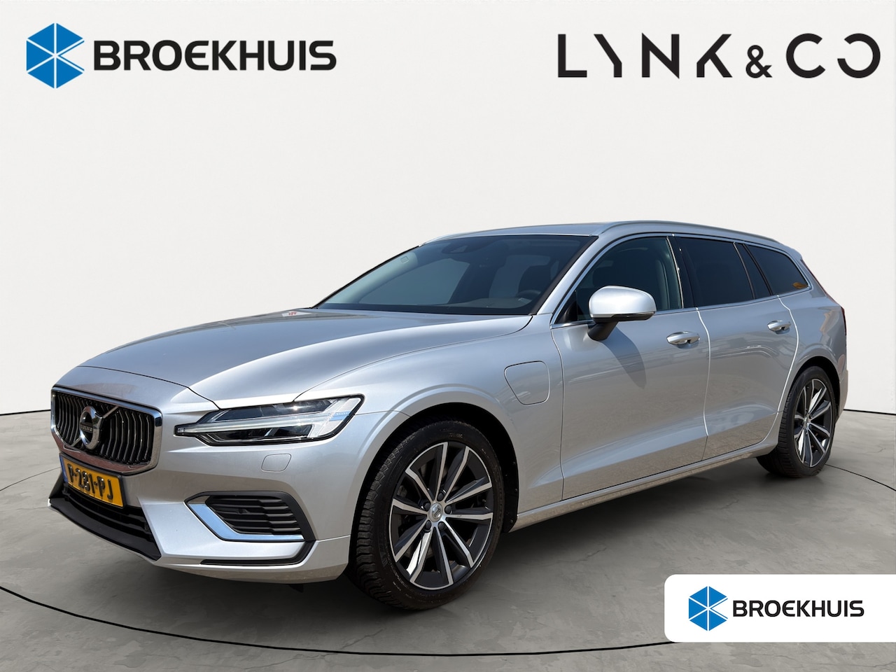 Volvo V60 - 2.0 T6 Recharge AWD Business Pro | SoH 97,35% | Stuurwiel en stoelen verwarmd | Achteruitr - AutoWereld.nl