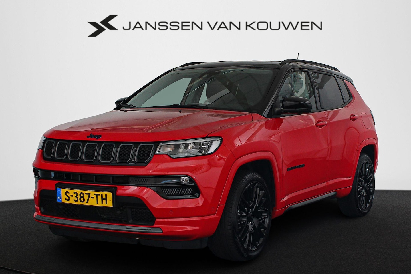 Jeep Compass - 4xe 240 Plug-in Hybrid Electric S Winterpakket 360 Camera Memory Keyless - AutoWereld.nl