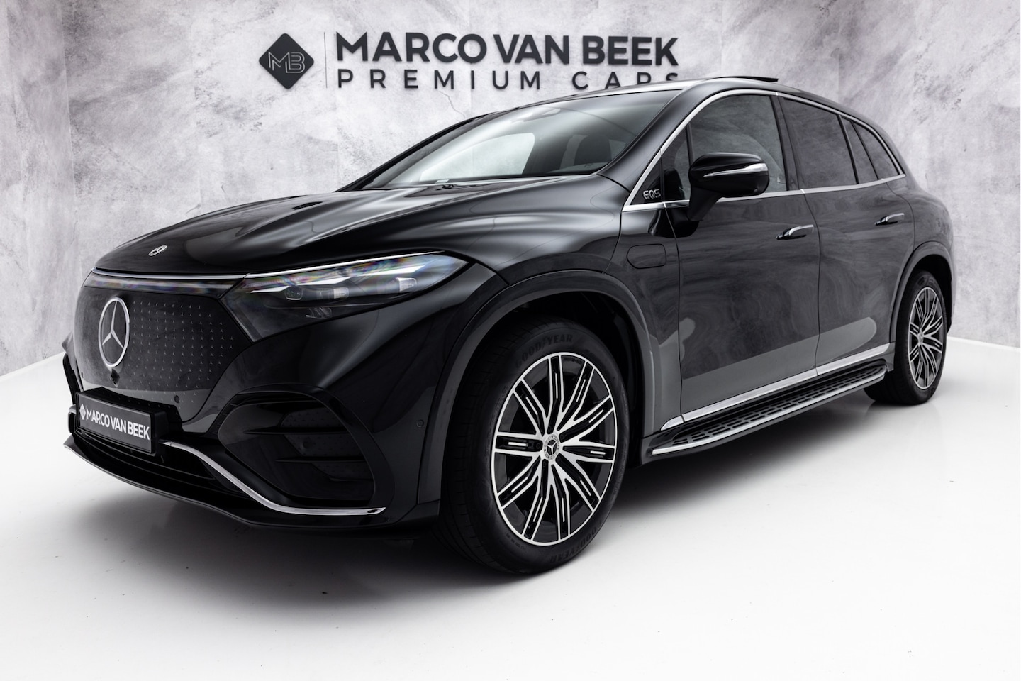 Mercedes-Benz EQS SUV - 450+ AMG Line 7p 118 kWh | Pano | Hyperscreen | Achterassturing | Stoelventilatie | Luchtv - AutoWereld.nl