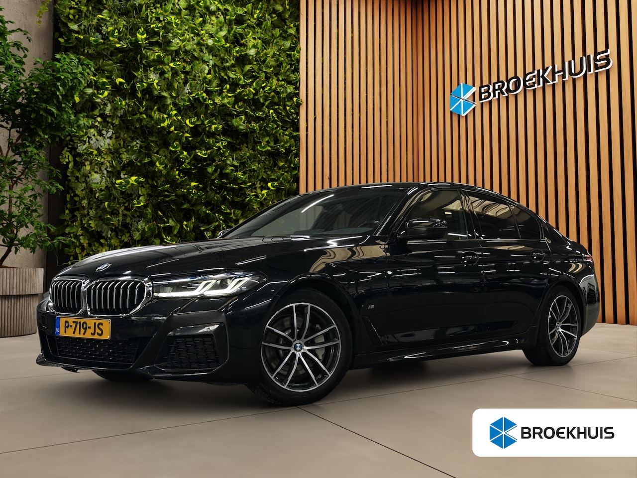 BMW 5-serie - 530i Business Edition Plus | M-Pakket | Laser-LED | Camera | CarPlay | Sfeerverlichting | - AutoWereld.nl