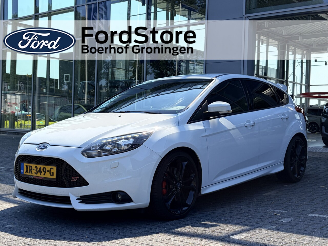 Ford Focus - 2.0 250PK EcoBoost ST-3 | Recaro | Xenon | Camera | Sony | Uitlaat Kleppen systeem | 19-in - AutoWereld.nl