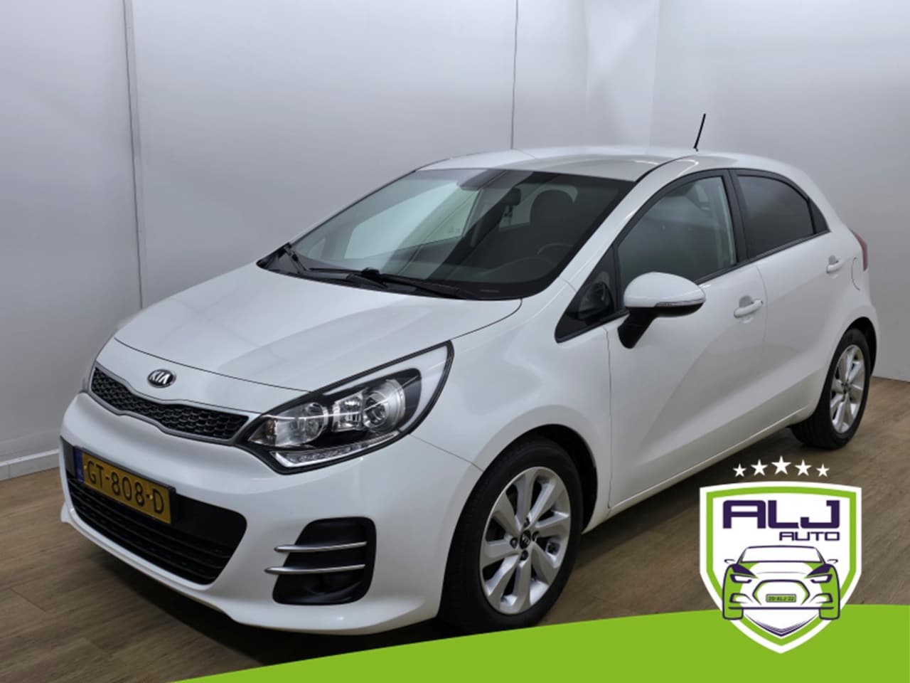 Kia Rio - Occasion 1.2 CVVT ExecutiveLine met parkeercamera | Bomvolle auto | Tweedehands Kia Rio me - AutoWereld.nl