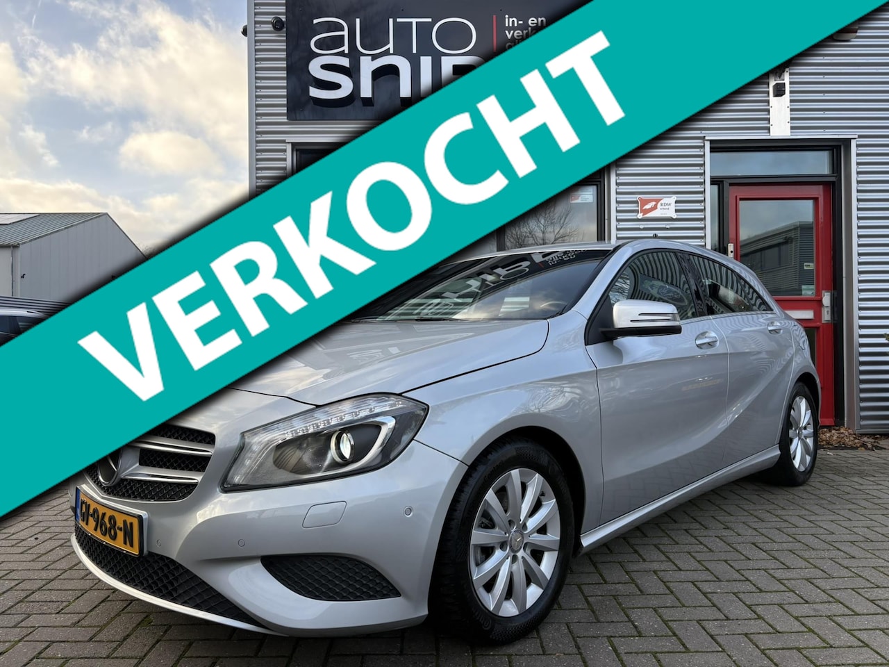 Mercedes-Benz A-klasse - 180 Ambition -5DRS.-TREKHAAK-BI XENON-CRUISECONTROL-PDC V+A-HALF LEDER-ZWARTE HEMEL-ORIGIN - AutoWereld.nl