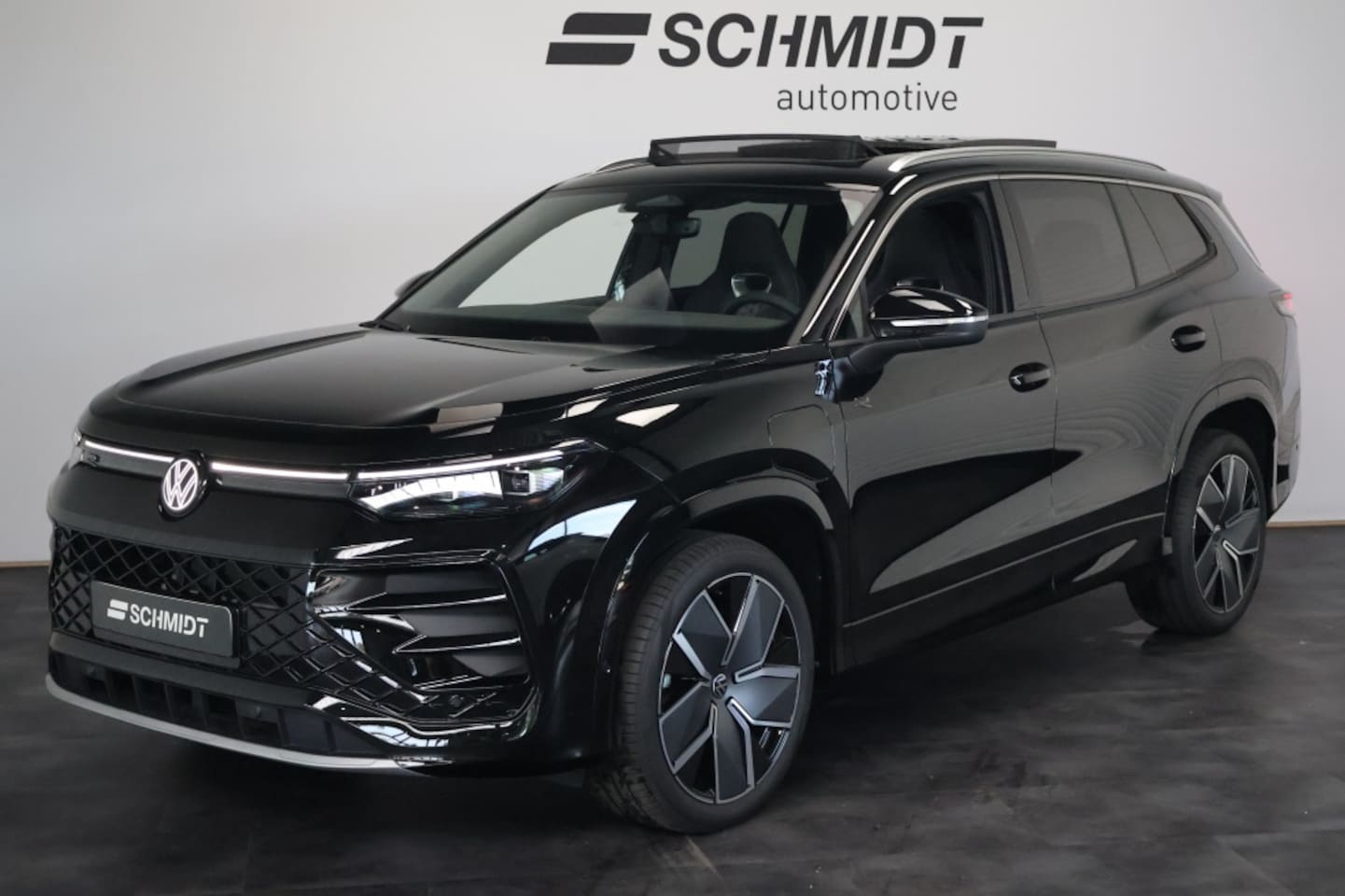 Volkswagen Tayron - 1.5 eHybrid R-line DSG | Panoramadak | Trekhaak | Matrix - AutoWereld.nl
